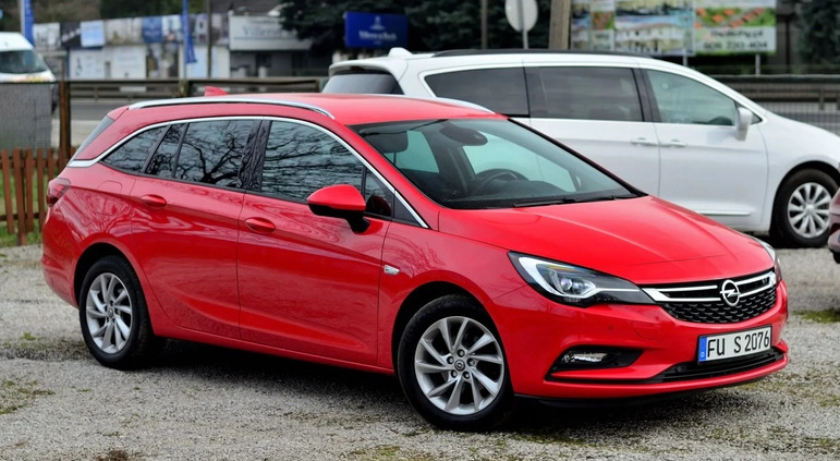 Opel Astra cena 38750 przebieg: 190600, rok produkcji 2017 z Piastów małe 154